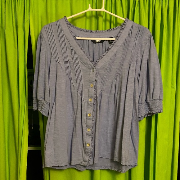 Lands' End Tops - Land’s End Short Sleeve V-Neck Pleated Button-Up Blouse EUC